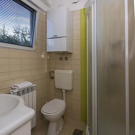Apartament Ingrid 1100 *