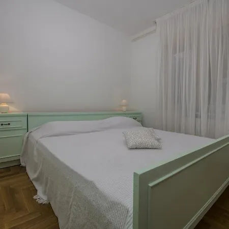 Ingrid 1100 * Pula